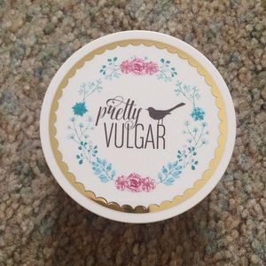 Pretty Vulgar translucent powder